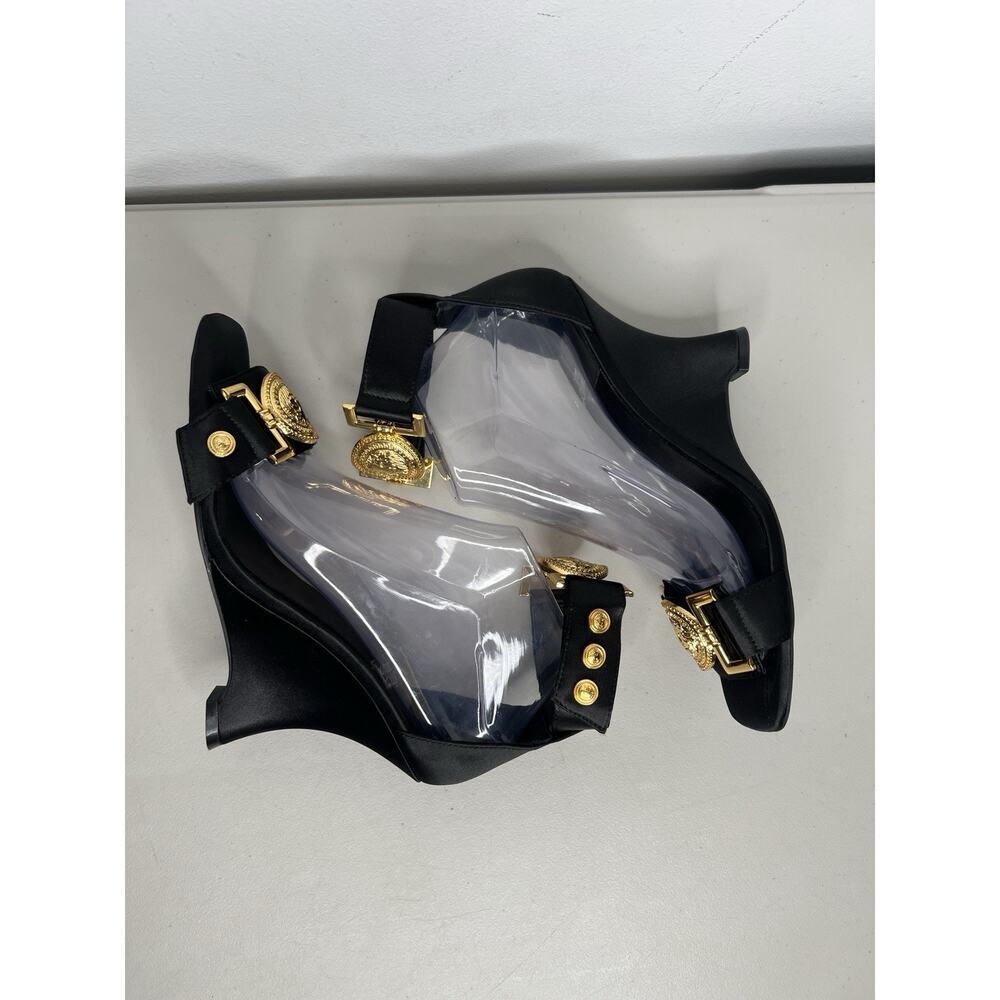 Jeffrey Campbell Black Leonite Satin Lion Hardware Sculpted Wedge Sandals Sz 7.5 - Picture 5 of 8